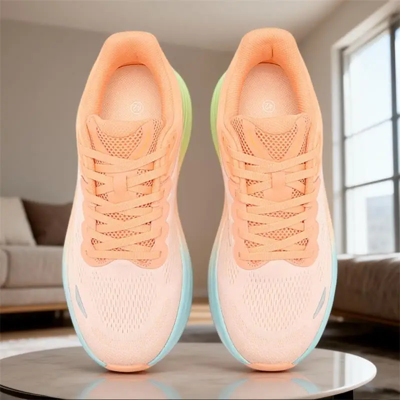 Daily Essential Comfort Runnin - đánh giá và giá Men Shoes Essentials